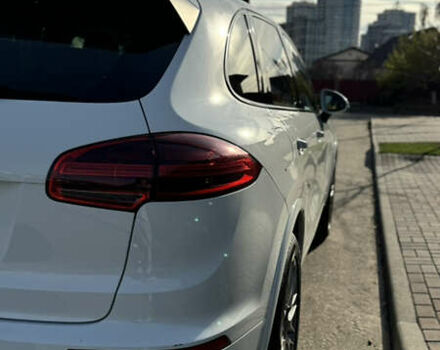 Білий Порше Cayenne, об'ємом двигуна 3 л та пробігом 99 тис. км за 32500 $, фото 8 на Automoto.ua