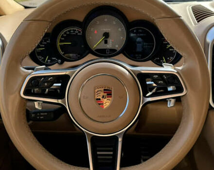 Білий Порше Cayenne, об'ємом двигуна 3 л та пробігом 99 тис. км за 32500 $, фото 20 на Automoto.ua