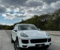 Білий Порше Cayenne, об'ємом двигуна 3 л та пробігом 187 тис. км за 27700 $, фото 1 на Automoto.ua