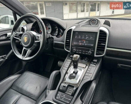 Белый Порше Каен, объемом двигателя 3.6 л и пробегом 62 тыс. км за 29999 $, фото 31 на Automoto.ua