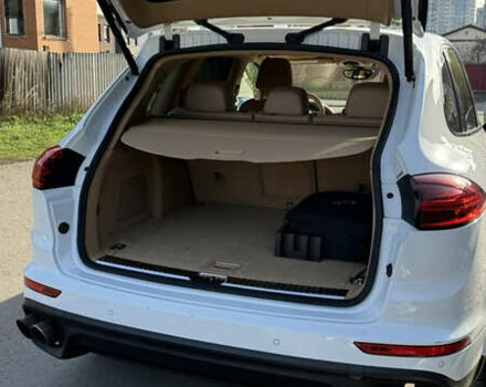 Білий Порше Cayenne, об'ємом двигуна 3 л та пробігом 99 тис. км за 32500 $, фото 10 на Automoto.ua