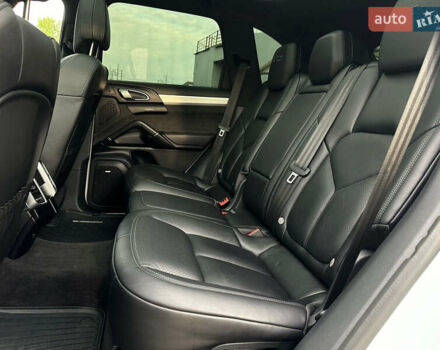 Білий Порше Cayenne, об'ємом двигуна 3.6 л та пробігом 68 тис. км за 39900 $, фото 3 на Automoto.ua