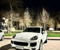 Белый Порше Каен, объемом двигателя 3.6 л и пробегом 102 тыс. км за 33000 $, фото 1 на Automoto.ua