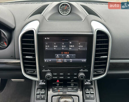 Белый Порше Каен, объемом двигателя 3.6 л и пробегом 62 тыс. км за 29999 $, фото 13 на Automoto.ua