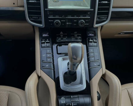 Белый Порше Каен, объемом двигателя 3.6 л и пробегом 98 тыс. км за 33999 $, фото 3 на Automoto.ua