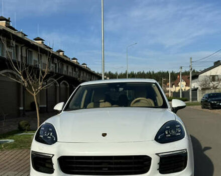 Білий Порше Cayenne, об'ємом двигуна 3 л та пробігом 99 тис. км за 32500 $, фото 1 на Automoto.ua