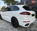 Белый Порше Каен, объемом двигателя 4.13 л и пробегом 123 тыс. км за 49900 $, фото 2 на Automoto.ua