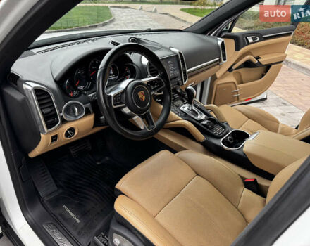 Білий Порше Cayenne, об'ємом двигуна 3.6 л та пробігом 150 тис. км за 29700 $, фото 18 на Automoto.ua