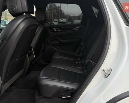 Белый Порше Каен, объемом двигателя 3 л и пробегом 137 тыс. км за 43000 $, фото 7 на Automoto.ua