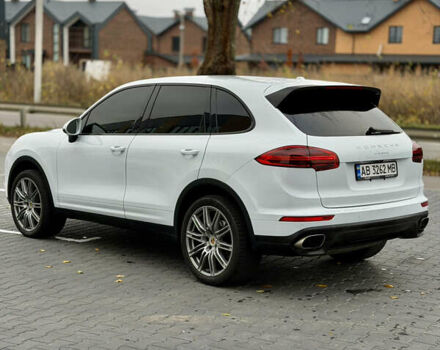 Белый Порше Каен, объемом двигателя 3.6 л и пробегом 126 тыс. км за 28500 $, фото 3 на Automoto.ua