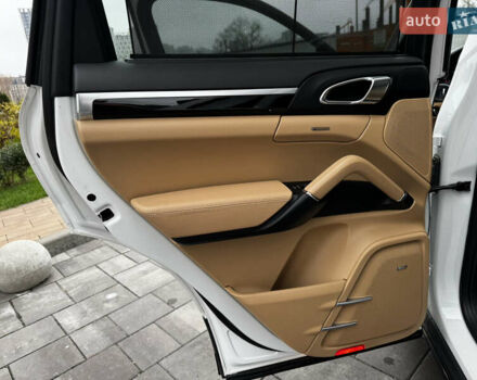 Білий Порше Cayenne, об'ємом двигуна 3.6 л та пробігом 150 тис. км за 29700 $, фото 22 на Automoto.ua