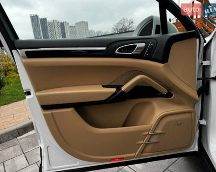 Білий Порше Cayenne, об'ємом двигуна 3.6 л та пробігом 150 тис. км за 29700 $, фото 14 на Automoto.ua