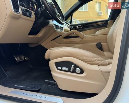 Білий Порше Cayenne, об'ємом двигуна 2.89 л та пробігом 115 тис. км за 49800 $, фото 46 на Automoto.ua