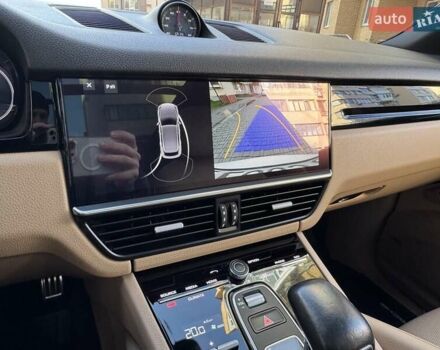 Білий Порше Cayenne, об'ємом двигуна 2.89 л та пробігом 115 тис. км за 49800 $, фото 30 на Automoto.ua