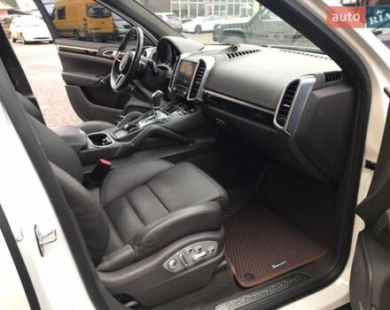 Білий Порше Cayenne, об'ємом двигуна 3.6 л та пробігом 89 тис. км за 32900 $, фото 30 на Automoto.ua