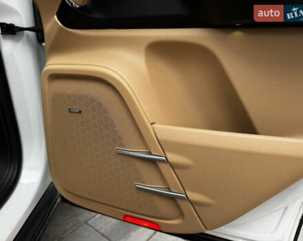 Белый Порше Каен, объемом двигателя 3.6 л и пробегом 150 тыс. км за 28900 $, фото 31 на Automoto.ua