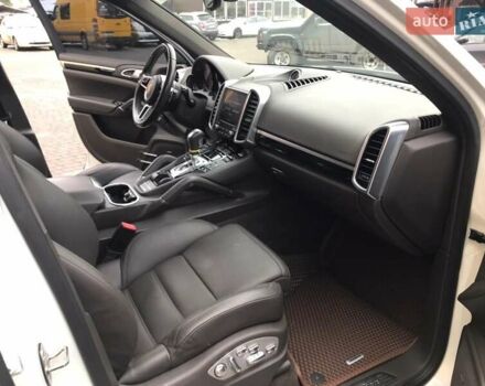 Білий Порше Cayenne, об'ємом двигуна 3.6 л та пробігом 89 тис. км за 32900 $, фото 29 на Automoto.ua