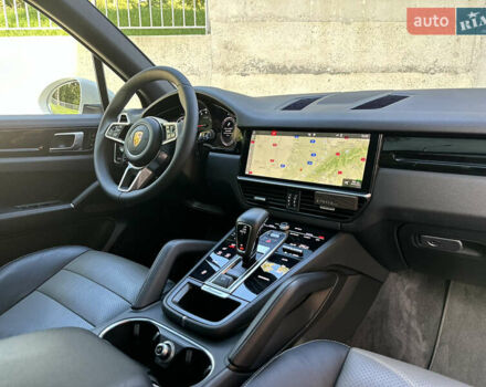 Белый Порше Каен, объемом двигателя 3 л и пробегом 105 тыс. км за 48500 $, фото 53 на Automoto.ua