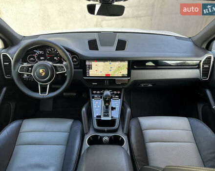 Белый Порше Каен, объемом двигателя 3 л и пробегом 105 тыс. км за 48500 $, фото 42 на Automoto.ua