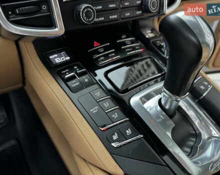 Белый Порше Каен, объемом двигателя 3.6 л и пробегом 150 тыс. км за 28900 $, фото 52 на Automoto.ua