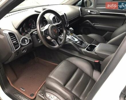 Білий Порше Cayenne, об'ємом двигуна 3.6 л та пробігом 89 тис. км за 32900 $, фото 8 на Automoto.ua