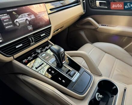 Білий Порше Cayenne, об'ємом двигуна 2.89 л та пробігом 115 тис. км за 49800 $, фото 38 на Automoto.ua