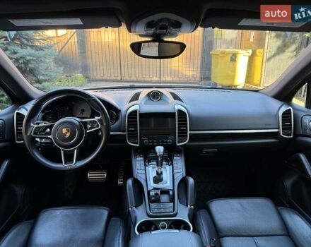 Білий Порше Cayenne, об'ємом двигуна 3.6 л та пробігом 111 тис. км за 31000 $, фото 20 на Automoto.ua