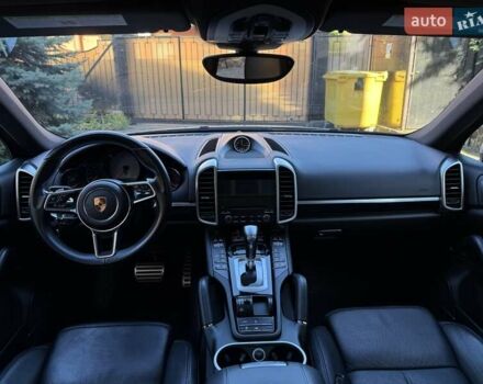 Білий Порше Cayenne, об'ємом двигуна 3.6 л та пробігом 111 тис. км за 31000 $, фото 19 на Automoto.ua