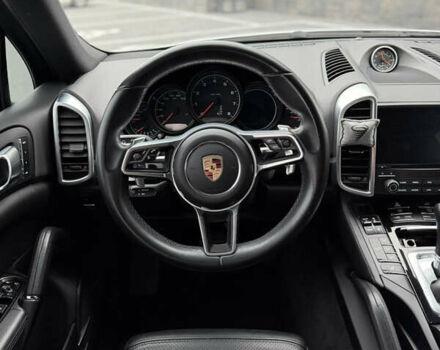 Белый Порше Каен, объемом двигателя 3.6 л и пробегом 126 тыс. км за 28500 $, фото 14 на Automoto.ua