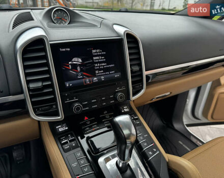 Білий Порше Cayenne, об'ємом двигуна 3.6 л та пробігом 150 тис. км за 29700 $, фото 47 на Automoto.ua