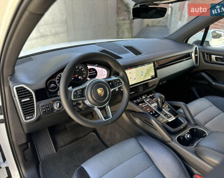 Белый Порше Каен, объемом двигателя 3 л и пробегом 105 тыс. км за 48500 $, фото 23 на Automoto.ua