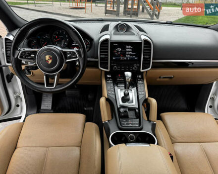 Белый Порше Каен, объемом двигателя 3.6 л и пробегом 150 тыс. км за 28900 $, фото 42 на Automoto.ua