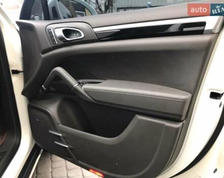 Білий Порше Cayenne, об'ємом двигуна 3.6 л та пробігом 89 тис. км за 32900 $, фото 42 на Automoto.ua
