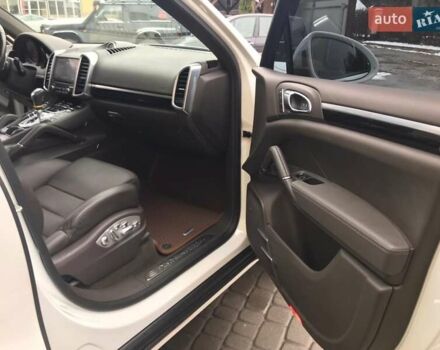 Білий Порше Cayenne, об'ємом двигуна 3.6 л та пробігом 89 тис. км за 32900 $, фото 34 на Automoto.ua