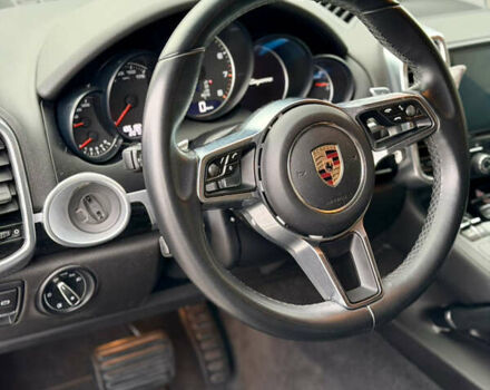 Белый Порше Каен, объемом двигателя 3.6 л и пробегом 126 тыс. км за 28500 $, фото 12 на Automoto.ua