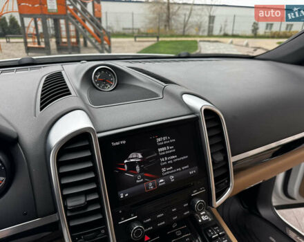 Білий Порше Cayenne, об'ємом двигуна 3.6 л та пробігом 150 тис. км за 29700 $, фото 48 на Automoto.ua