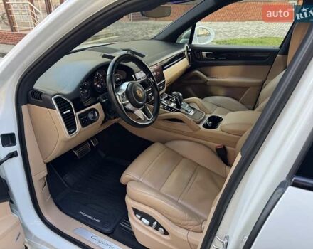 Білий Порше Cayenne, об'ємом двигуна 2.89 л та пробігом 115 тис. км за 49800 $, фото 47 на Automoto.ua