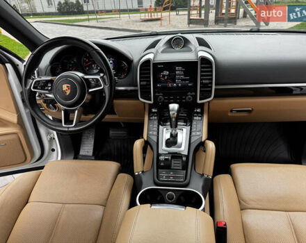 Белый Порше Каен, объемом двигателя 3.6 л и пробегом 150 тыс. км за 28900 $, фото 41 на Automoto.ua