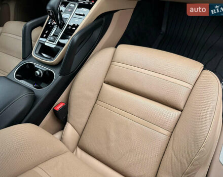 Белый Порше Каен, объемом двигателя 3 л и пробегом 179 тыс. км за 47800 $, фото 57 на Automoto.ua