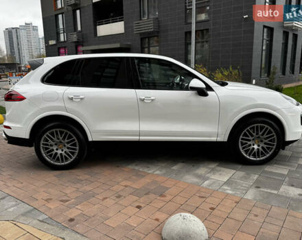 Белый Порше Каен, объемом двигателя 3.6 л и пробегом 150 тыс. км за 28900 $, фото 8 на Automoto.ua