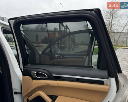 Білий Порше Cayenne, об'ємом двигуна 3.6 л та пробігом 150 тис. км за 29700 $, фото 30 на Automoto.ua