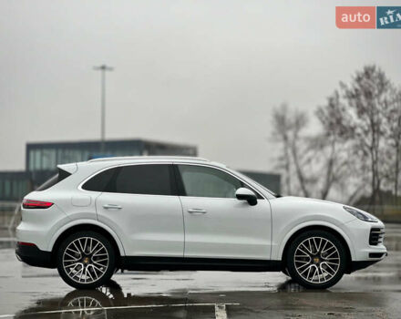 Белый Порше Каен, объемом двигателя 3 л и пробегом 179 тыс. км за 47800 $, фото 22 на Automoto.ua