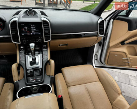 Білий Порше Cayenne, об'ємом двигуна 3.6 л та пробігом 150 тис. км за 29700 $, фото 40 на Automoto.ua