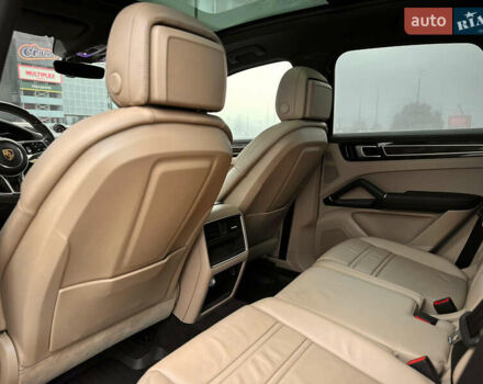 Белый Порше Каен, объемом двигателя 3 л и пробегом 179 тыс. км за 47800 $, фото 47 на Automoto.ua