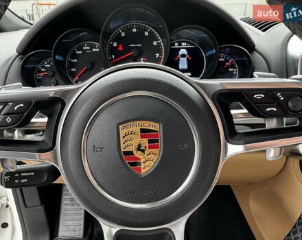 Белый Порше Каен, объемом двигателя 3.6 л и пробегом 150 тыс. км за 28900 $, фото 51 на Automoto.ua