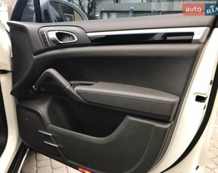 Білий Порше Cayenne, об'ємом двигуна 3.6 л та пробігом 89 тис. км за 32900 $, фото 40 на Automoto.ua