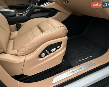 Белый Порше Каен, объемом двигателя 3 л и пробегом 179 тыс. км за 47800 $, фото 54 на Automoto.ua