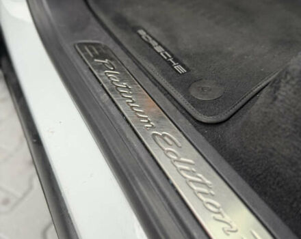 Белый Порше Каен, объемом двигателя 3.6 л и пробегом 126 тыс. км за 28500 $, фото 24 на Automoto.ua