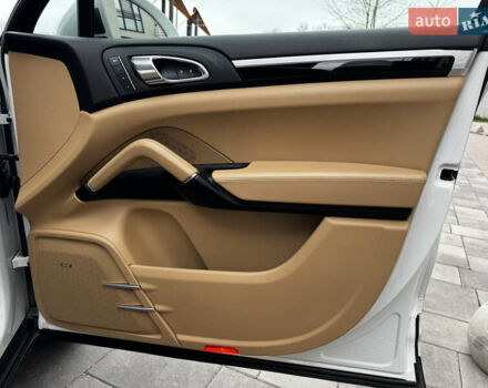 Белый Порше Каен, объемом двигателя 3.6 л и пробегом 150 тыс. км за 28900 $, фото 34 на Automoto.ua