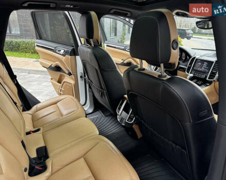 Белый Порше Каен, объемом двигателя 3.6 л и пробегом 150 тыс. км за 28900 $, фото 32 на Automoto.ua